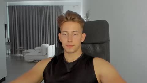 Snapshot of gym_alpha chatting on 10/10/25, 04:17 Oliver online show from 10/10/25, 04:17