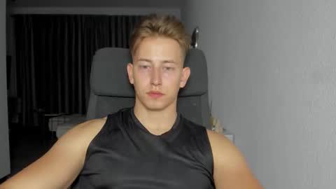 Snapshot of gym_alpha chatting on 10/13/25, 10:43 Oliver online show from 10/13/25, 10:43