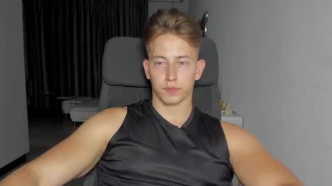 Snapshot of gym_alpha chatting on 10/15/25, 08:53 Oliver online show from 10/15/25, 08:53