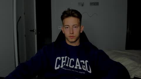 Snapshot of gym_alpha chatting on 03/03/26, 11:32 Oliver online show from 03/03/26, 11:32