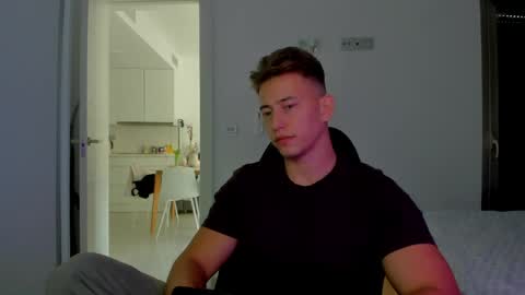 Snapshot of gym_alpha chatting on 03/16/26, 03:27 Oliver online show from 03/16/26, 03:27