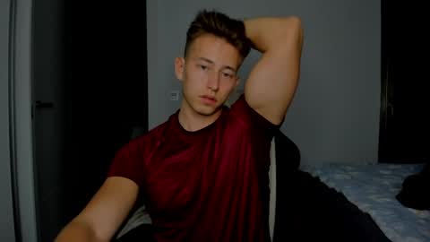 Snapshot of gym_alpha chatting on 03/25/26, 12:27 Oliver online show from 03/25/26, 12:27