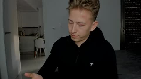 Snapshot of gym_alpha chatting on 04/13/26, 05:07 Oliver online show from 04/13/26, 05:07