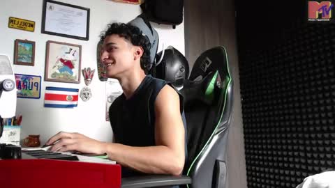 Snapshot of gymbro42 chatting on 05/22/26, 03:06 Gymbro42 online show from 05/22/26, 03:06