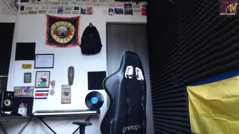 Snapshot of gymbro42 chatting on 08/05/26, 05:27 Gymbro42 online show from 08/05/26, 05:27