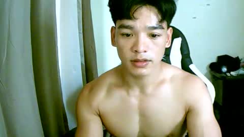 Snapshot of gymnasmenos chatting on 03/21/26, 03:55 AJ online show from 03/21/26, 03:55