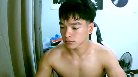 Snapshot of gymnasmenos chatting on 04/08/26, 03:12 AJ online show from 04/08/26, 03:12