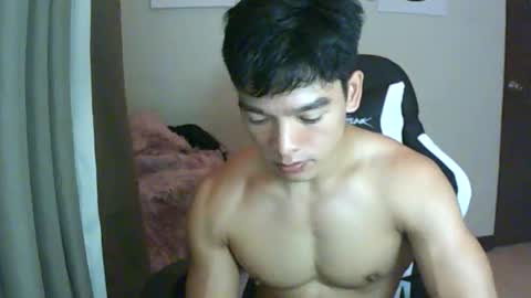 Snapshot of gymnasmenos chatting on 04/22/26, 01:23 AJ online show from 04/22/26, 01:23