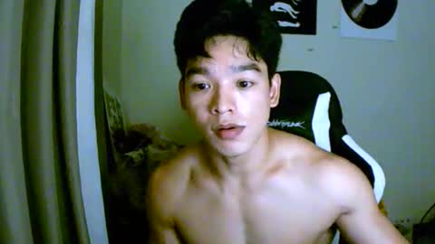 Snapshot of gymnasmenos chatting on 04/29/26, 10:30 AJ online show from 04/29/26, 10:30