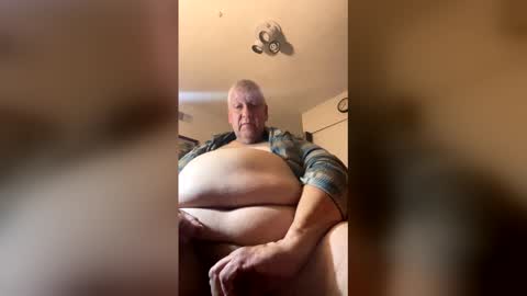 Snapshot of gymrat1123 chatting on 03/17/26, 04:39 gymrat1123 online show from 03/17/26, 04:39