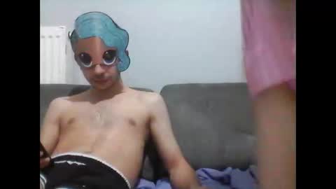 h0tcouple00 online show from 11/12/25, 09:03