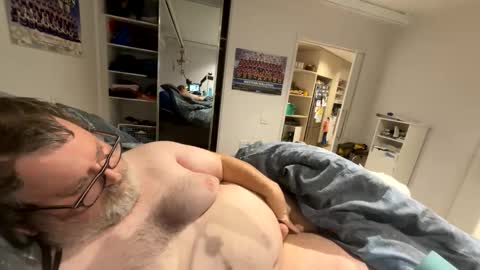 Snapshot of h20976 chatting on 04/13/26, 12:43 h20976 online show from 04/13/26, 12:43