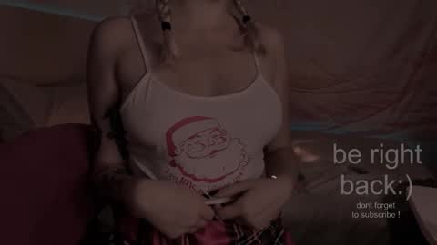 Lana online show from 09/11/25, 02:22