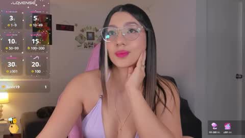 Snapshot of h3y_mia3 chatting on 03/08/25, 06:54 Paulina  online show from 03/08/25, 06:54