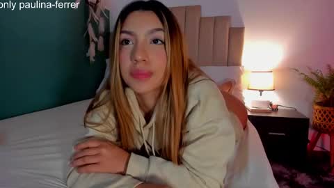 Snapshot of h3y_mia3 chatting on 02/03/26, 02:53 Paulina online show from 02/03/26, 02:53