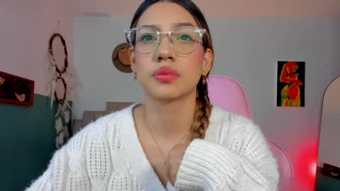 Snapshot of h3y_mia3 chatting on 04/17/26, 03:42 Paulina online show from 04/17/26, 03:42