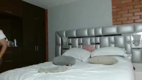 Snapshot of h_a_n_n_n_a chatting on 12/08/24, 03:53 h_a_n_n_n_a online show from 12/08/24, 03:53