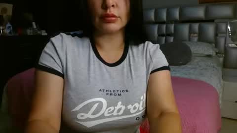 Snapshot of h_a_n_n_n_a chatting on 11/16/25, 09:31 h_a_n_n_n_a online show from 11/16/25, 09:31