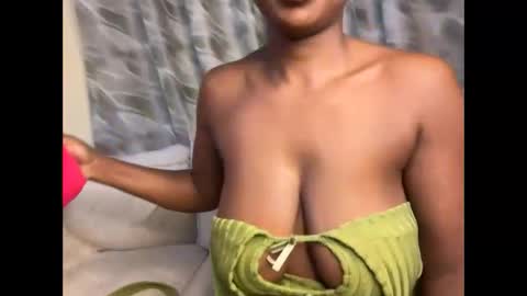 Snapshot of h_o_t_goddess chatting on 11/04/25, 03:44 h_o_t_goddess online show from 11/04/25, 03:44