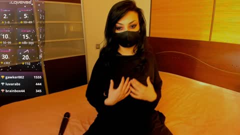 Snapshot of habibi_moon chatting on 01/03/25, 05:28 Linda online show from 01/03/25, 05:28
