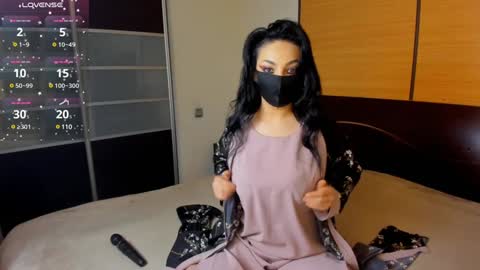 Snapshot of habibi_moon chatting on 01/16/25, 03:02 Linda online show from 01/16/25, 03:02