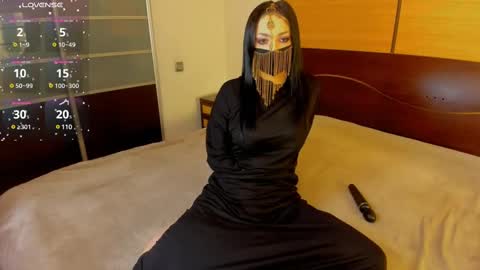 Snapshot of habibi_moon chatting on 02/12/25, 03:29 Linda online show from 02/12/25, 03:29