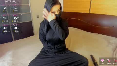 Snapshot of habibi_moon chatting on 03/06/25, 03:46 Linda online show from 03/06/25, 03:46