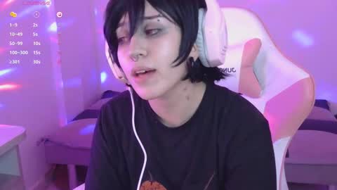 Snapshot of hachiko_love chatting on 12/04/25, 04:33 Hachiko online show from 12/04/25, 04:33