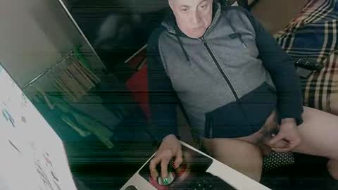 Snapshot of hacknoob62 chatting on 12/14/24, 12:55 hacknoob62 online show from 12/14/24, 12:55