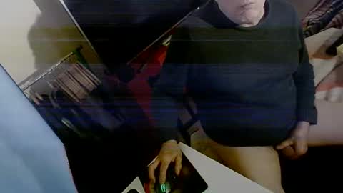 Snapshot of hacknoob62 chatting on 12/19/24, 11:07 hacknoob62 online show from 12/19/24, 11:07