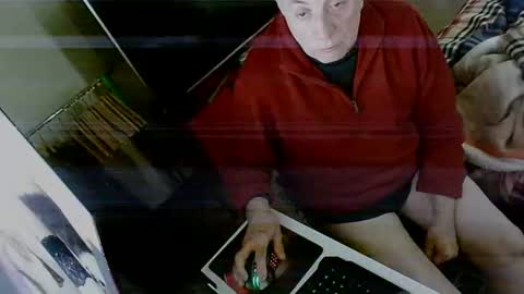 Snapshot of hacknoob62 chatting on 12/25/24, 12:15 hacknoob62 online show from 12/25/24, 12:15