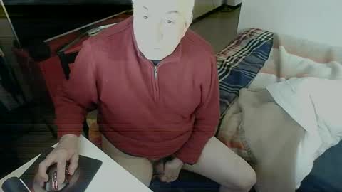 Snapshot of hacknoob62 chatting on 01/01/25, 11:05 hacknoob62 online show from 01/01/25, 11:05