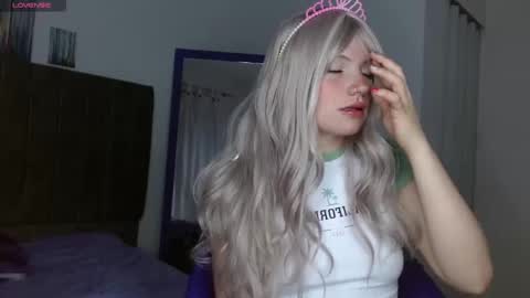 Snapshot of hadde01 chatting on 12/04/25, 02:54 Hadde online show from 12/04/25, 02:54