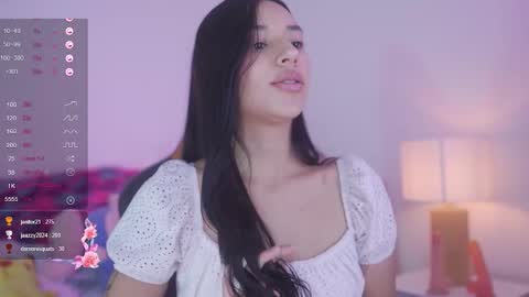 Snapshot of hade_collinss chatting on 01/17/25, 08:33 Hade online show from 01/17/25, 08:33