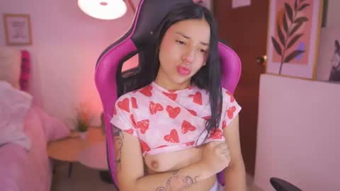 Snapshot of hade_collinss chatting on 10/25/25, 02:46 Hade online show from 10/25/25, 02:46