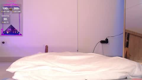  HADE ROSSE  online show from 04/12/26, 12:54