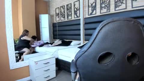 Snapshot of hadelyn_lee chatting on 03/25/26, 03:45 hadelyn_lee online show from 03/25/26, 03:45