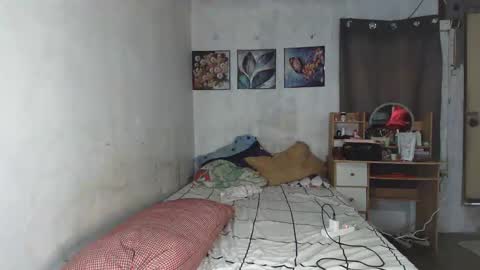 Snapshot of hailey_sweetcum77 chatting on 12/15/25, 10:47 hailey_sweetcum77 online show from 12/15/25, 10:47