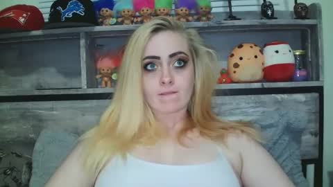 Hailey and d online show from 12/11/24, 12:23