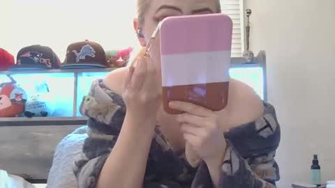 Hailey and d online show from 12/21/25, 09:11