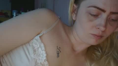 Hailey and d online show from 03/01/26, 07:54