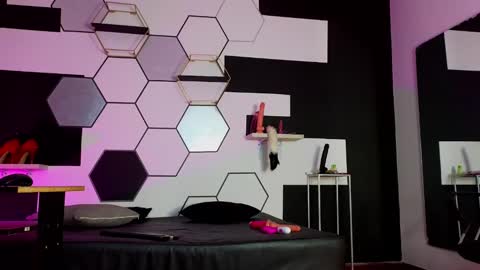 Snapshot of haileycat_ chatting on 01/07/25, 02:53 haileycat_ online show from 01/07/25, 02:53