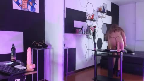 haileycat_ online show from 12/16/25, 01:32