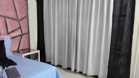 Hailey online show from 09/20/25, 11:44