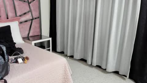 Hailey online show from 09/22/25, 05:09