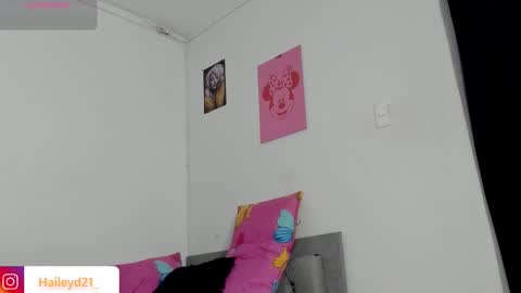 Hailey online show from 02/18/26, 11:44