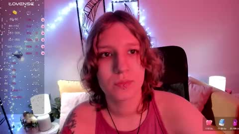 Snapshot of haileyfoxy chatting on 10/22/25, 08:58 Hailey online show from 10/22/25, 08:58