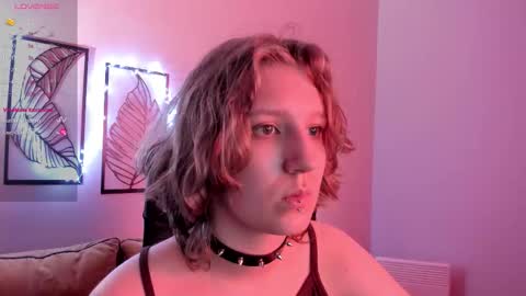 Snapshot of haileyfoxy chatting on 10/28/25, 09:24 Hailey online show from 10/28/25, 09:24