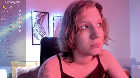 Snapshot of haileyfoxy chatting on 11/02/25, 09:00 Hailey online show from 11/02/25, 09:00