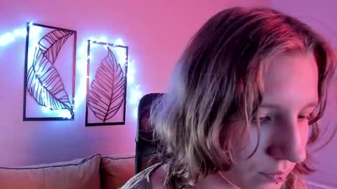 Snapshot of haileyfoxy chatting on 11/12/25, 09:21 Hailey online show from 11/12/25, 09:21